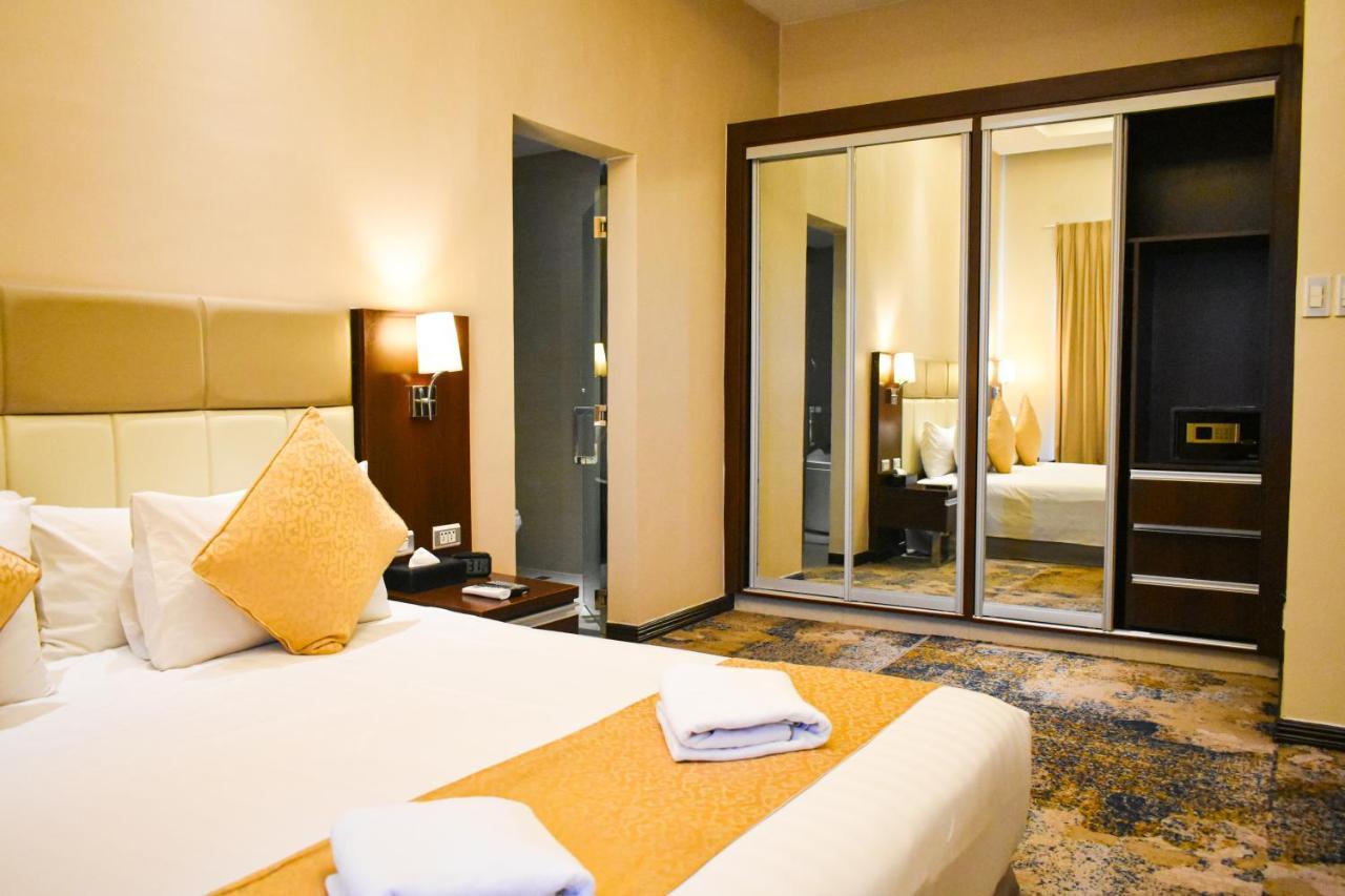 Mg Grand Hotel Olongapo Buitenkant foto