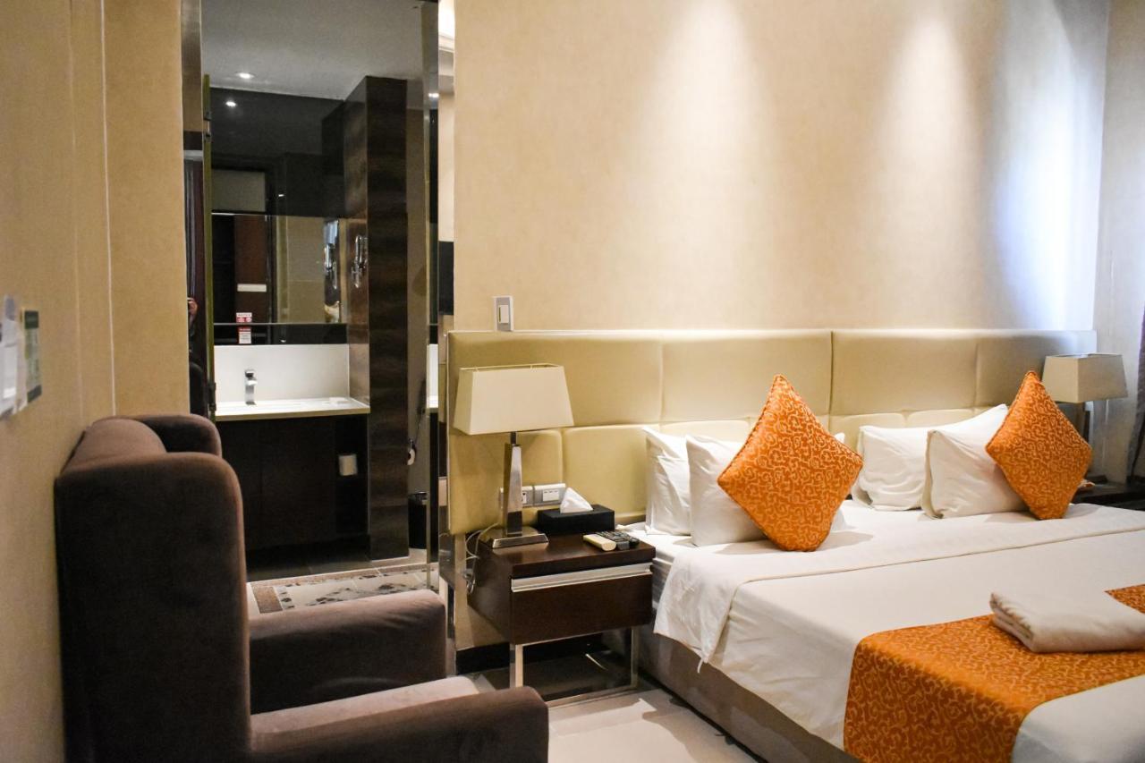 Mg Grand Hotel Olongapo Buitenkant foto