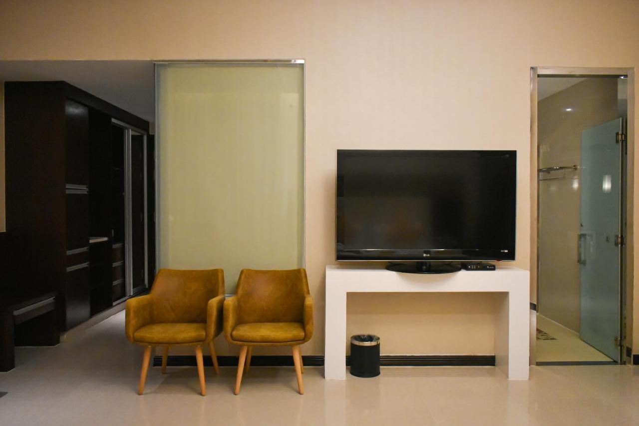 Mg Grand Hotel Olongapo Buitenkant foto
