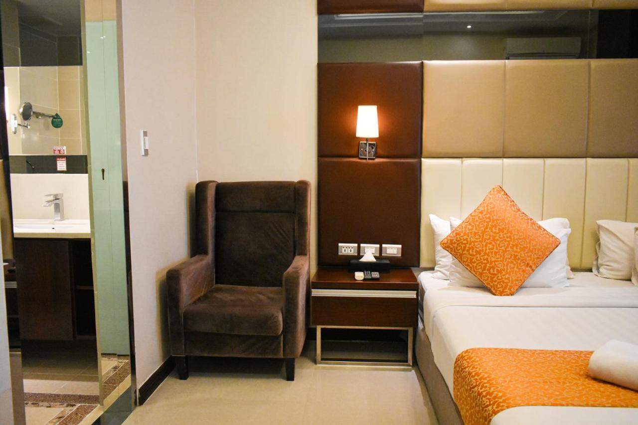 Mg Grand Hotel Olongapo Buitenkant foto